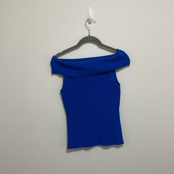 Babaton Aritzia Sculpt Knit Off-Shoulder Top Size Medium - Picture 5 of 5